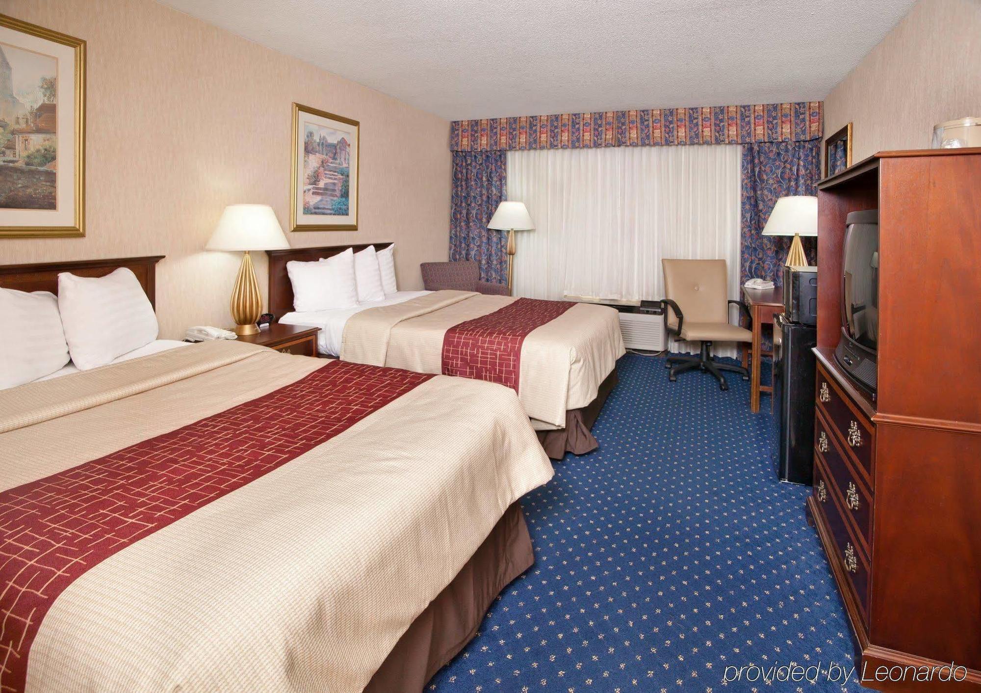 Red Roof Inn Knoxville Central - Papermill Road Bagian luar foto